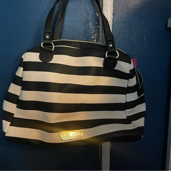 betsey johnson bow purse - Picture 2 of 3